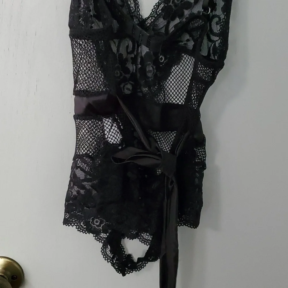 BLACK LINGERIE SIZE MEDIUM, TIE BACK, ONE PIECE lace babydoll - Picture 4 of 14